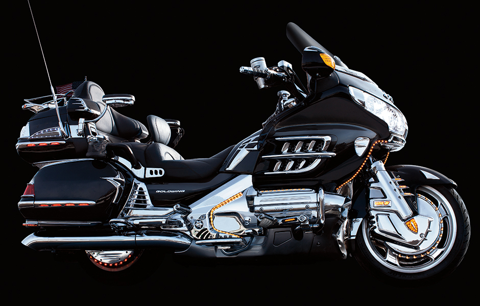 Xkh groupe Moto Chrome Repose-pieds Grande kit de montage pour Honda Goldwing Vtx1300 Shadow Valkyrie Triumph Road Glide Ultra Fltru équipé avec 2,5 cm 25 mm à lavant Garde Moteur Cadre Tube 2,5 cm 